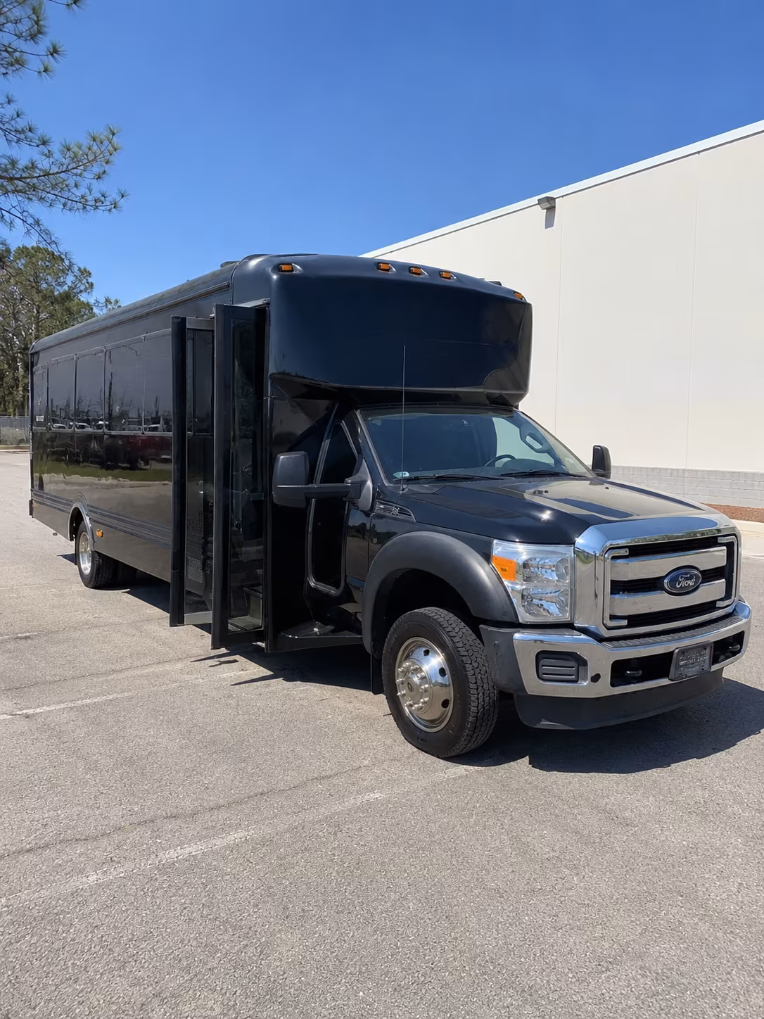 Laredo Winery Tour & Pub Crawl Transportation