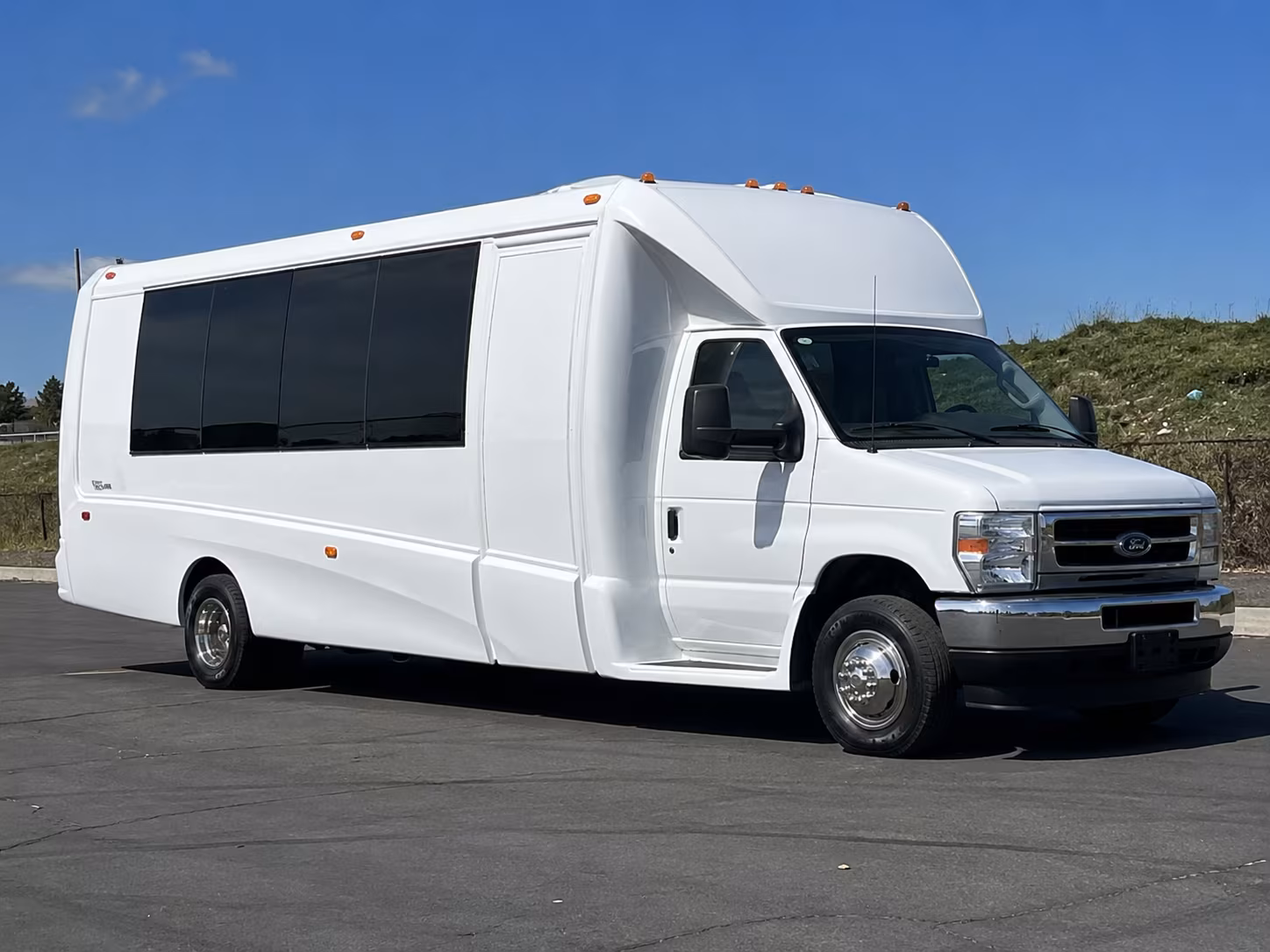 San Antonio Winery Tour & Pub Crawl Transportation onboard seating